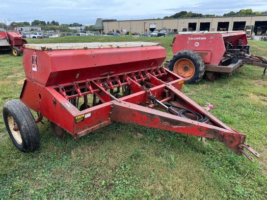 International 510 single disc grain drill 13x7