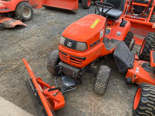 Kubota G2160 diesel garden tractor with front blade