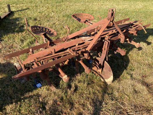 Dearborn 2 row 3pt cultivator with extras