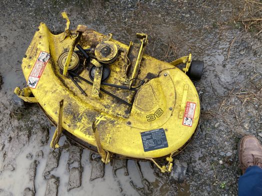 John Deere 38" mower deck 