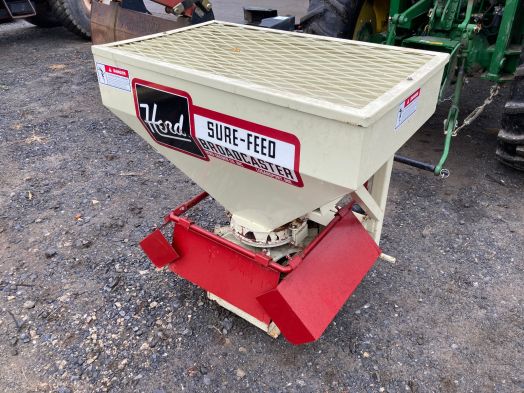 Herd 550 3pt salt and sand spreader