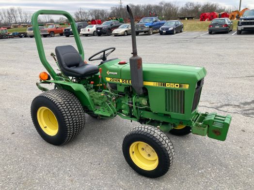 John Deere 650 4x4 tractor