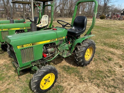 John Deere 650 4x4 tractor