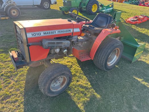 Massey Ferguson 1010 2wd tractor