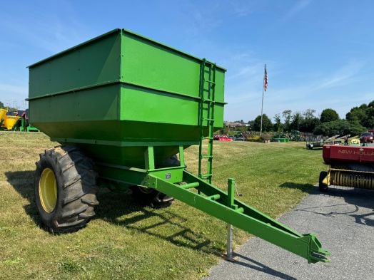 M&W bottom unload grain cart 