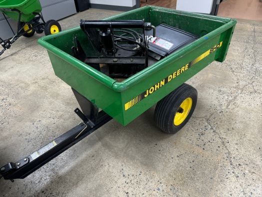 John Deere 8hd lawn cart 