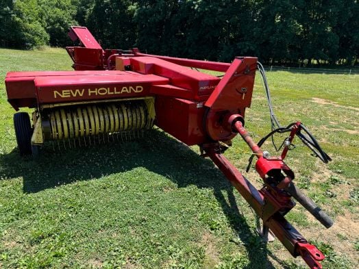 New Holland 310 baler with 70 thrower
