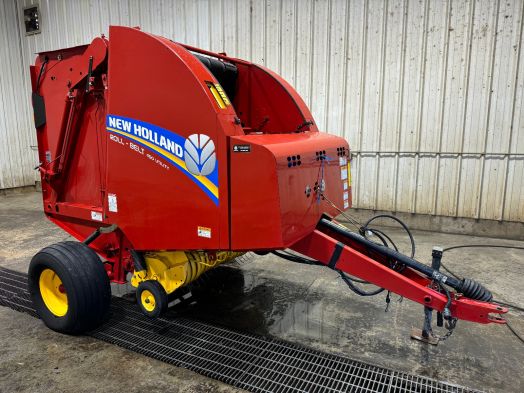 New Holland Roll-Belt 450 Utility baler