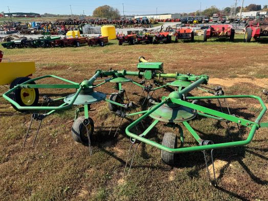 John Deere 4 star tedder 752 rear fold
