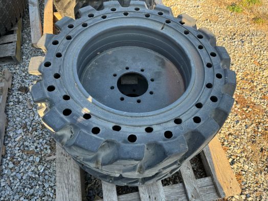 pair of 33x12-20  cushion flat proof tires and rims