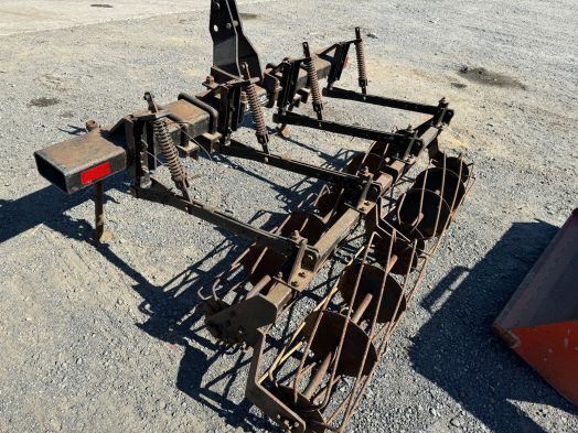 Yetter 7' 3pt rolling baskets on toolbar