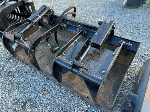 John Deere 72" grapple bucket Worksite Pro