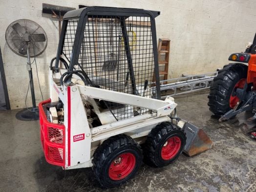 Bobcat 371 skid loader 