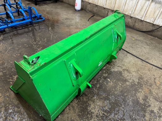 John Deere 6' global/quckie loader bucket 