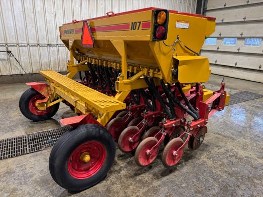 Haybuster 107 10' no till grain drill 