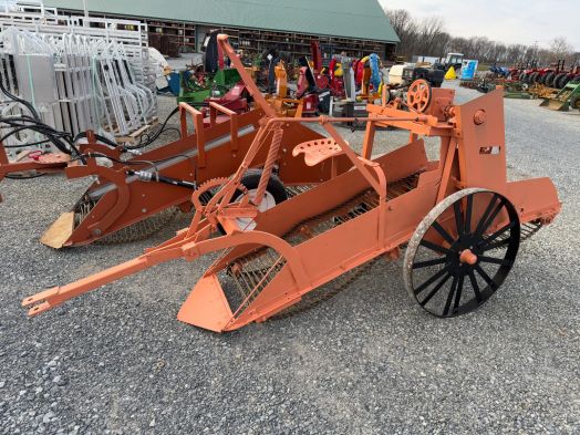 1 row potato digger with Honda power unit. 