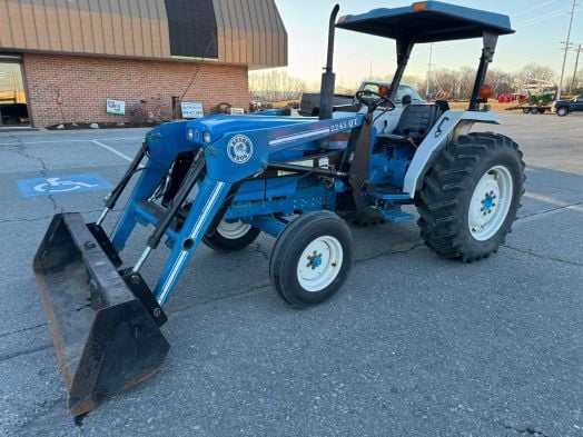 New Holland 3415 2wd tractor with loader 