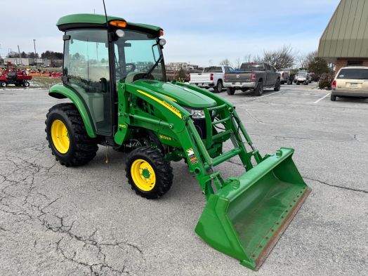 John Deere 3033r 4wd cab tractor