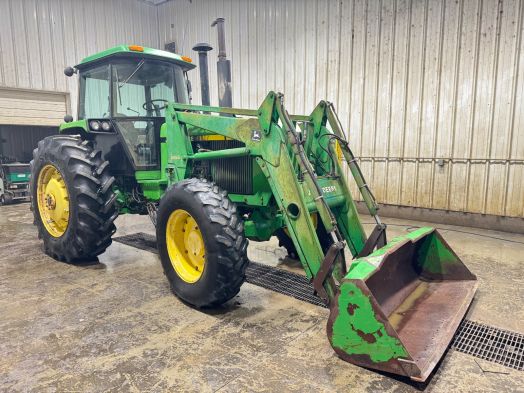 John Deere 4455 4x4 tractor loader