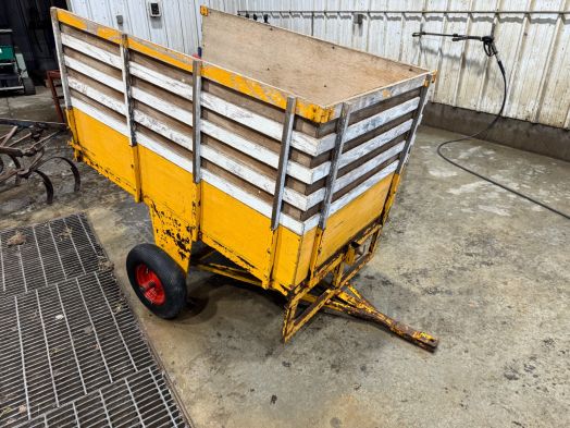 Yellow lawn and garden cart