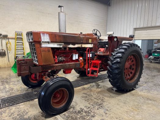 International 1066 black stripe tractor 