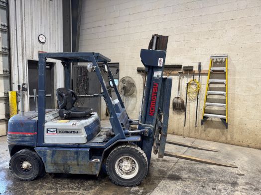 Komatsu 25 diesel forklift with side shift