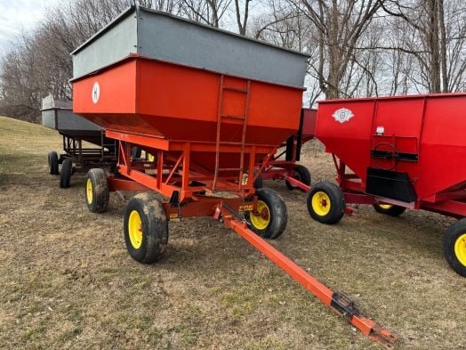 Kory gravity wagon on Pequea gear