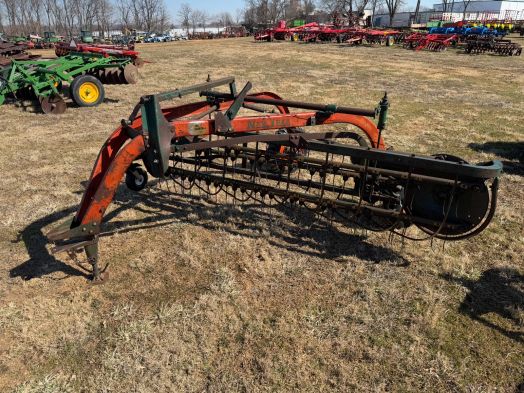 New Idea 402 hay rake