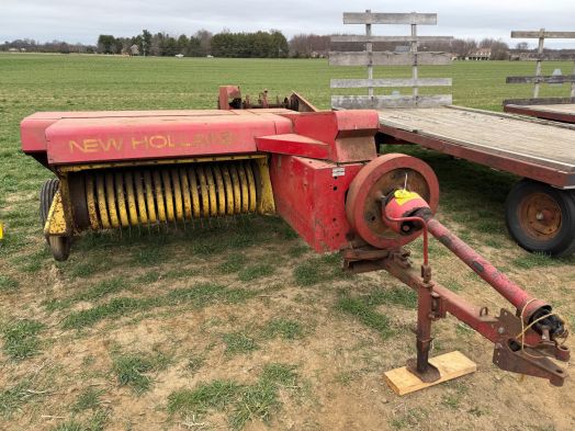 New Holland 273 small square baler 