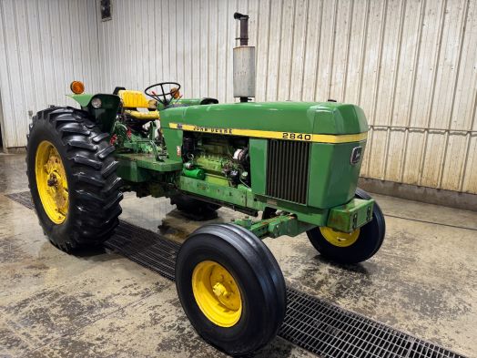John Deere 2840 tractor