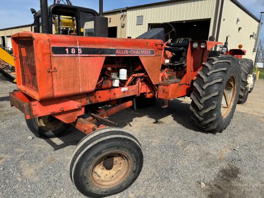 Allis Chalmers 185 tractor