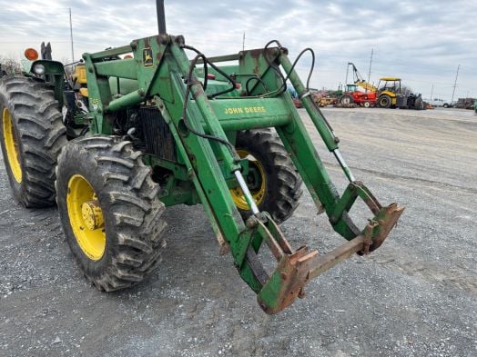 John Deere 245 self leveling loader / JD 2755