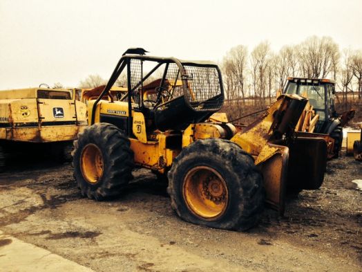 John Deere 440B Salvage Unit