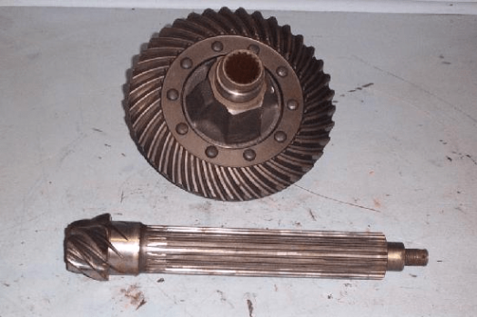 John Deere Ring Gear And Pinion Shaft With Hub