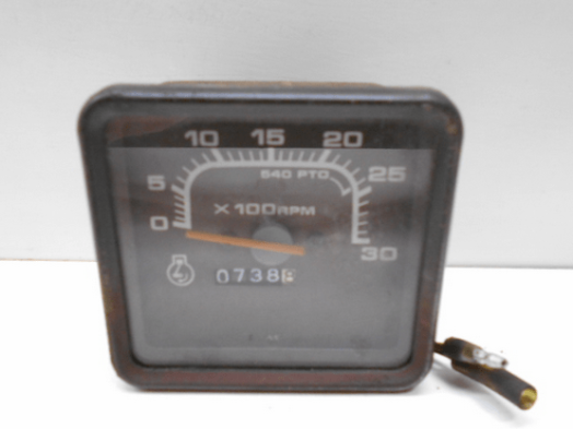 Case-international Tachometer