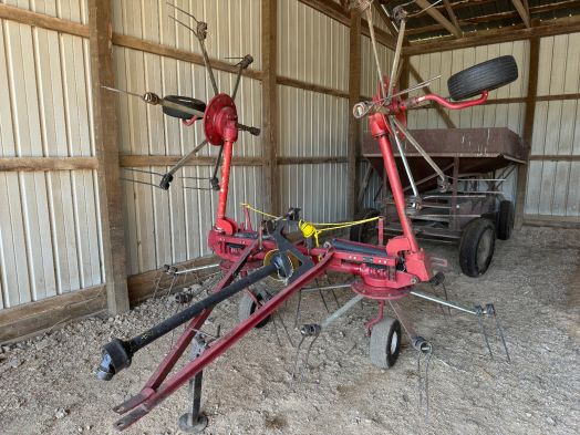 New Idea 4 star 4227 tedder 