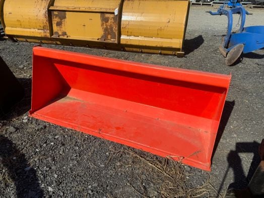 Kubota 60" pin on loader bucket