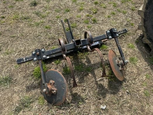 Heavy Hitch 3pt hiller and row maker