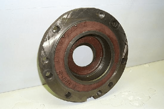 Farmall Output Shaft Bearing Retainer - R.h.
