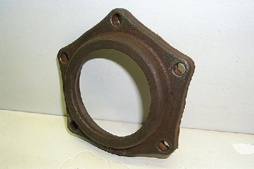 DRIVE SHAFT SEAL RETAINER