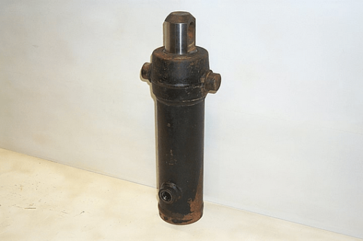 Case-international Booster Cylinder
