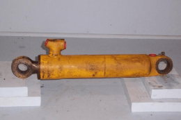 Case Hydra Leveling Cylinder