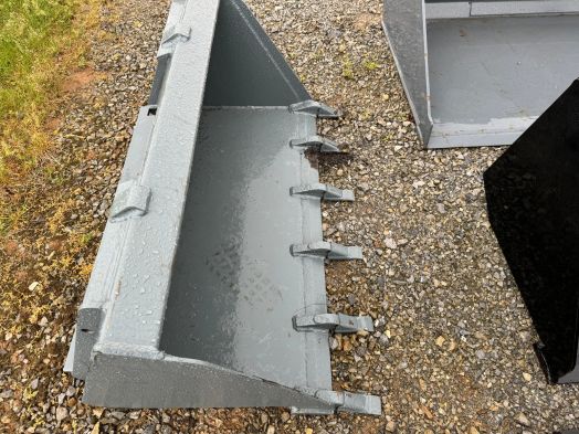 Bobcat MT 42" tooth bucket  Gray