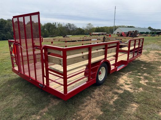Stoltzfus Low Profile hayride wagon with ramp