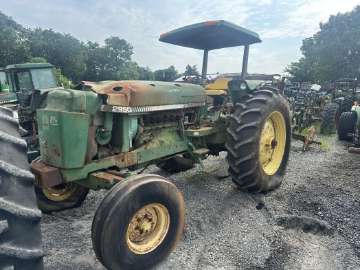 John Deere 2950 Salvage Machine #0012966