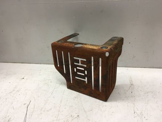KU ERG VALVE COVER  M135GX