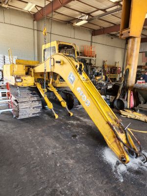 John Deere 490D Salvage Unit #2064