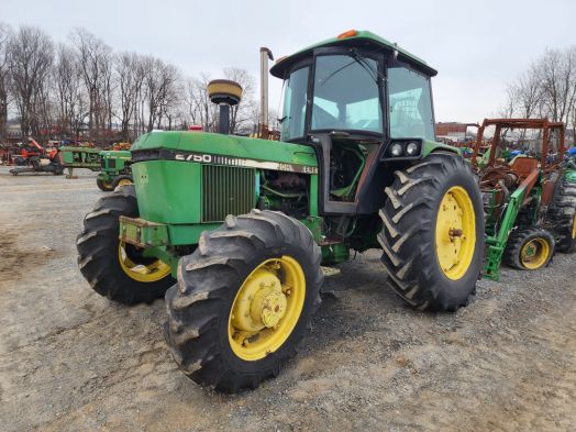 John Deere 2750 Salvage Tractor