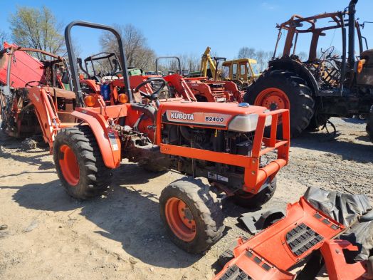 Kubota B2400 Salvage Tractor
