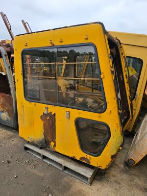 JOHN DEERE 490D CAB ASSEMBLY